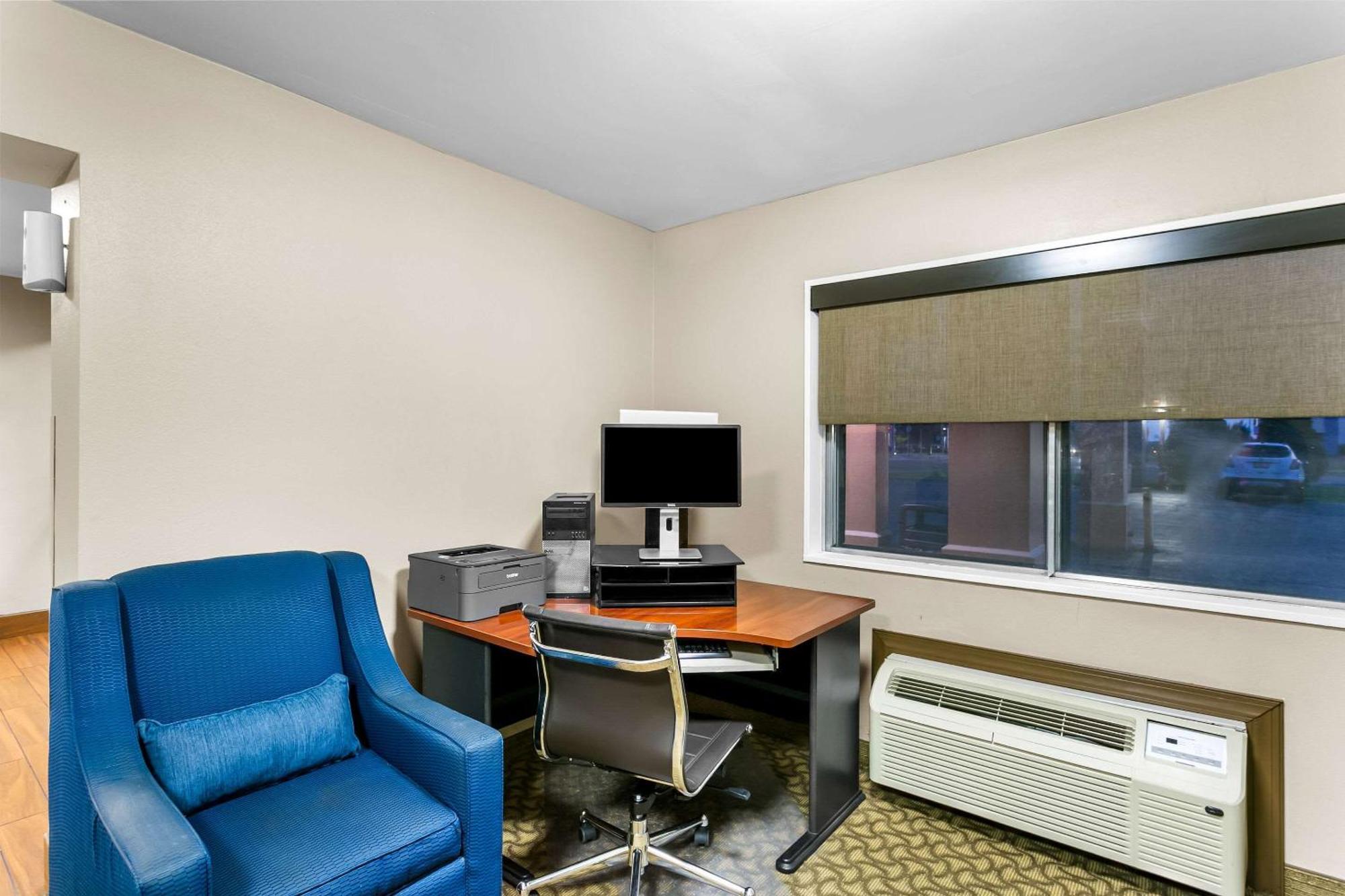 Comfort Inn Red Horse Frederick Esterno foto