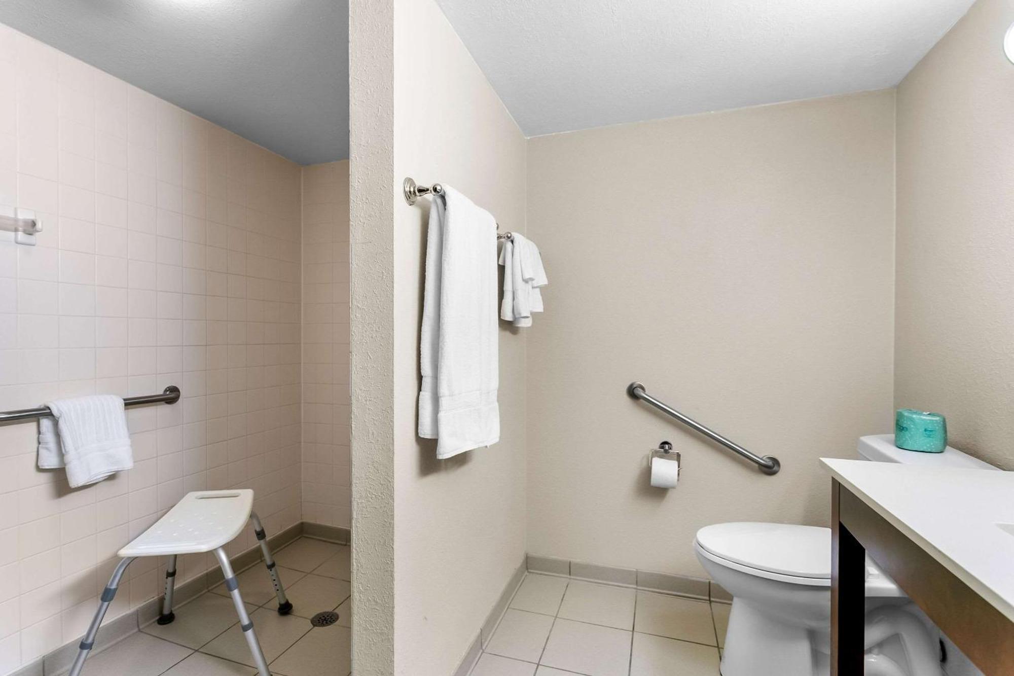 Comfort Inn Red Horse Frederick Esterno foto