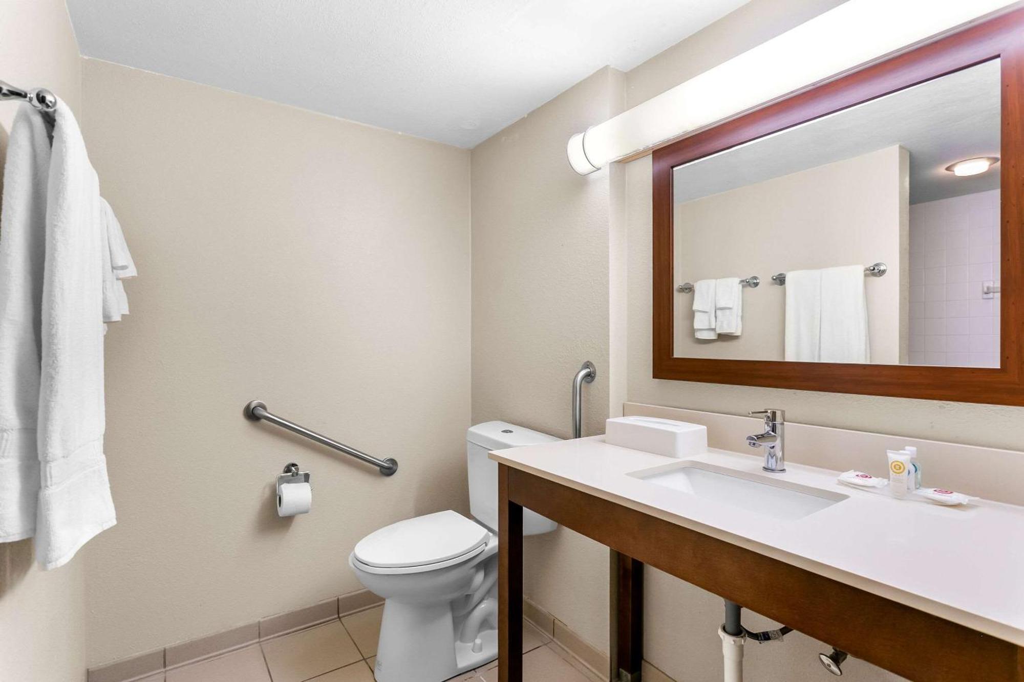 Comfort Inn Red Horse Frederick Esterno foto