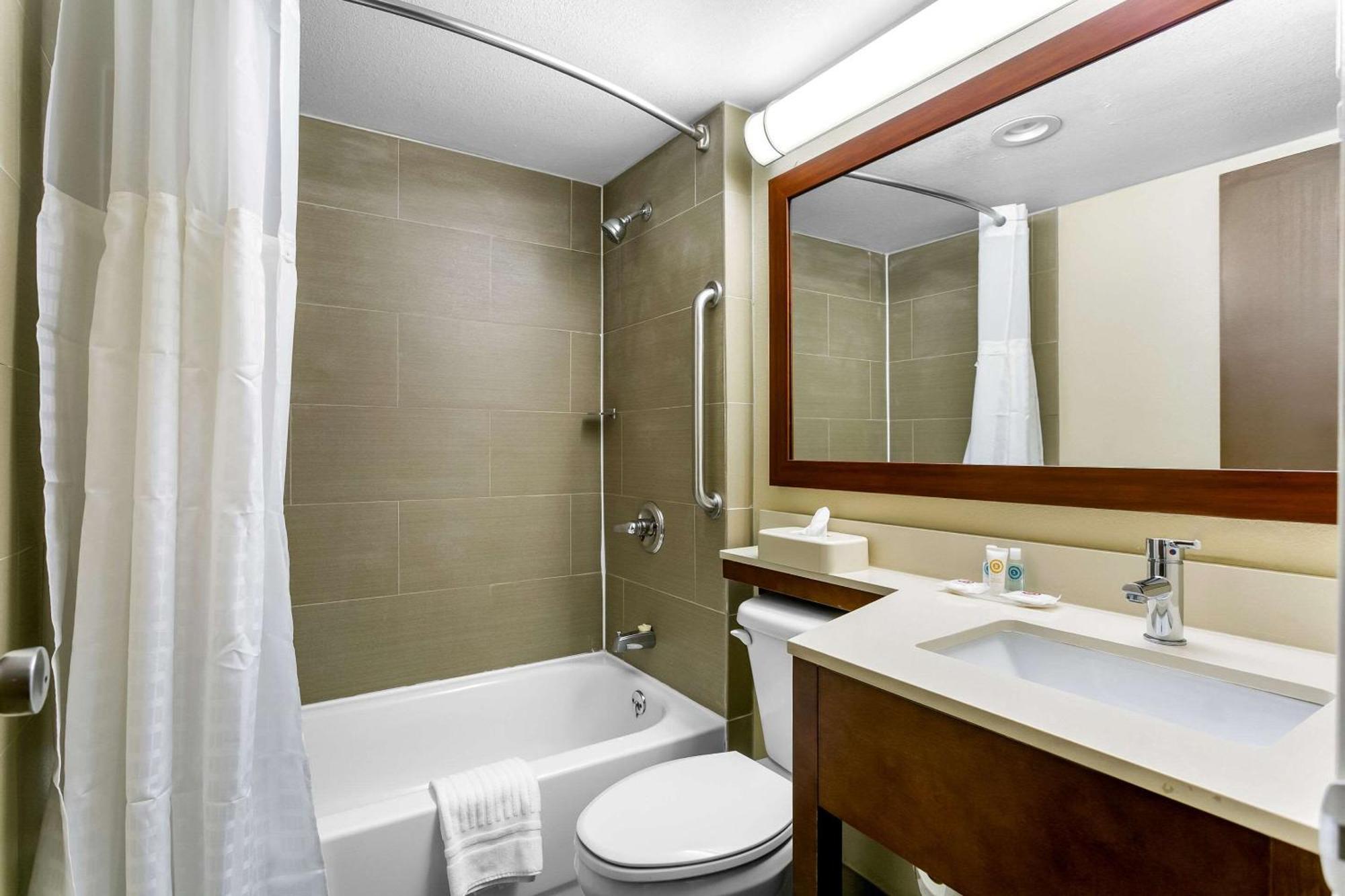 Comfort Inn Red Horse Frederick Esterno foto