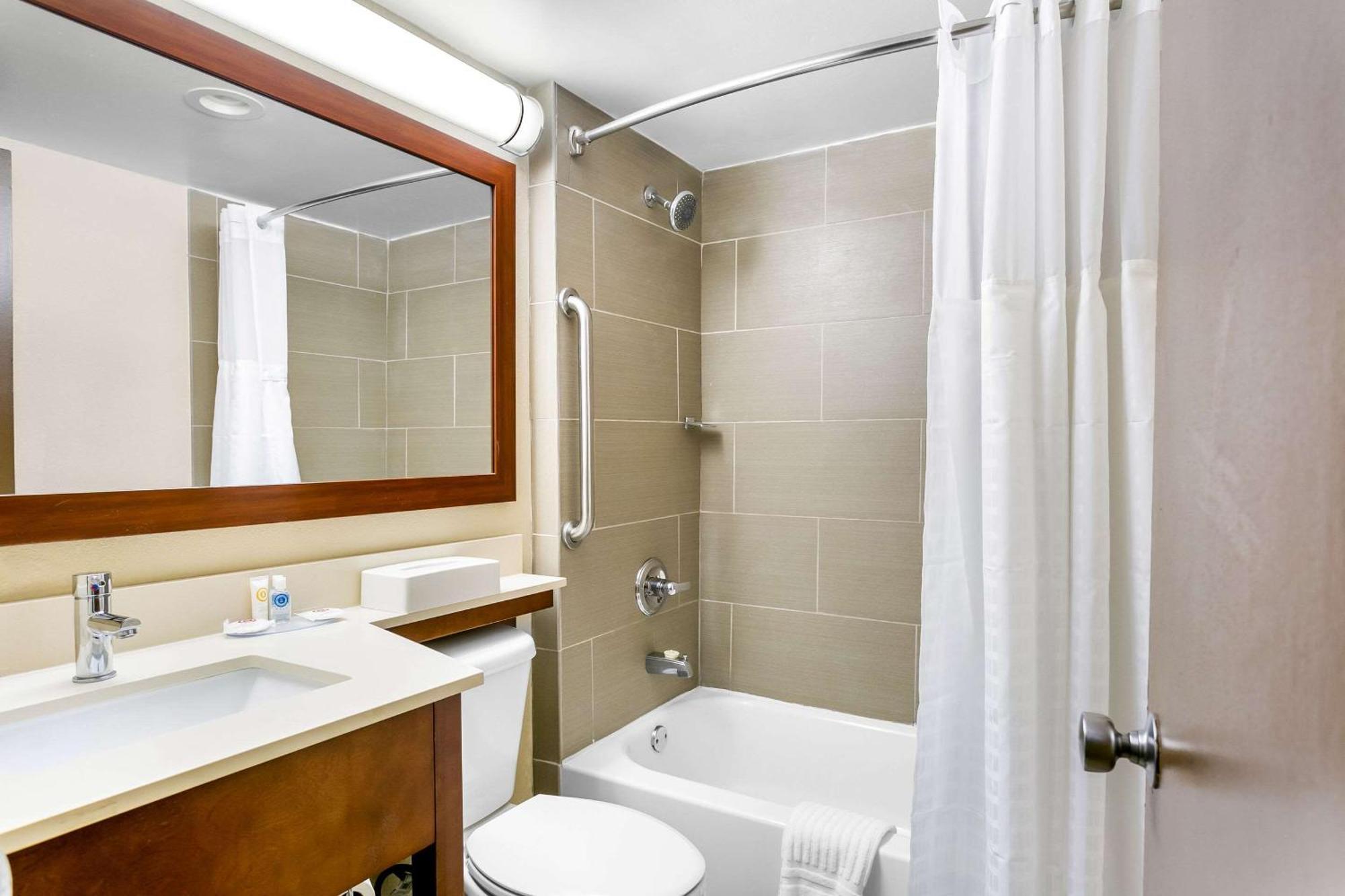 Comfort Inn Red Horse Frederick Esterno foto